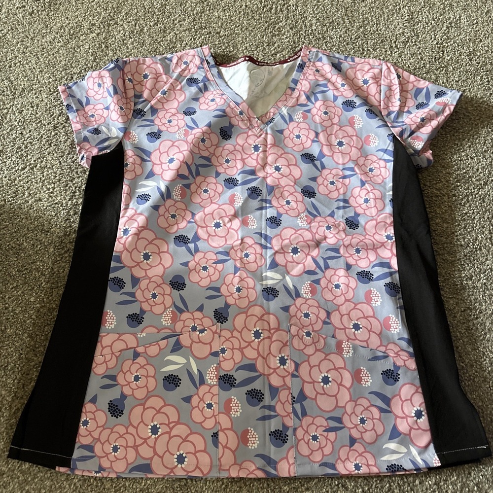 Divine Stretch Scrub Top Womens‎ Sz Medium, V-Neck, Stretch, Lightweight